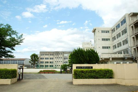 ���ӊ� �y���w�Z�z���ˎs���n���k���w�Z�F500m