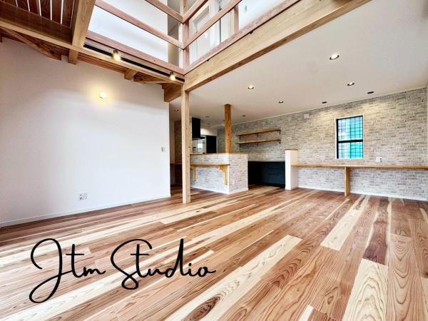 ���r���O ����̒��ő����̎��Ԃ��߂����ƂɂȂ郊�r���O�_�C�j���O�����炱���A�������₩�ȋ�Ԃł��邱�Ƃ��K�R�B�u�₩�Ȓʕ��ƍ̌��𑶕��Ɋ����鎖���o�����Ԃł���