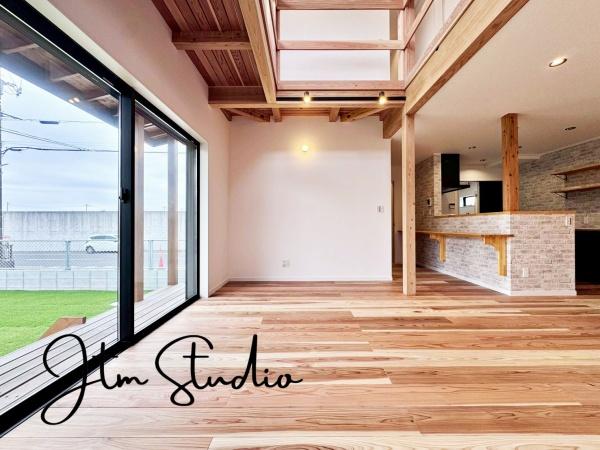 ���r���O �����ɂ݂͂�Ȃ��W���A�H���Ɗy������b���n�܂�B�b�ɖ����ɂȂ肷���āA��������Y��锼�߂��ɂȂ��Ă��܂��B����ȑ��̊Ԃ̍K�������������Ă����ꏊ�ł��肽����