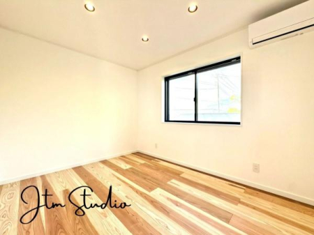 �m�� �����̔�������A�V����1�����}���鋏���B���C�ɓ���̃C���e���A�Ɉ͂܂ꂽ�f�G�ȋ�Ԃɍ��グ�鎖�ŁA�^�Ƀ����b�N�X�ł��鎞�Ԃ��߂������Ƃ��o�������ł��B