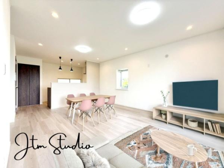 ���r���O �����ɂ݂͂�Ȃ��W���A�H���Ɗy������b���n�܂�B�b�ɖ����ɂȂ肷���āA��������Y��锼�߂��ɂȂ��Ă��܂��B����ȑ��̊Ԃ̍K�������������Ă����ꏊ�ł��肽����
���Ƌ��CG�ɂȂ�܂��B