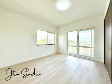 �Q�� ���邢���R�������鋏����ǂ�ȃC���e���A�ɂ���̂��l����̂��y�����ł��ˁ��傫�ȑ�����̌����ӂ�閾�邢��ԁA���S�n�ǂ��A������芰����e���̋�Ԃł���