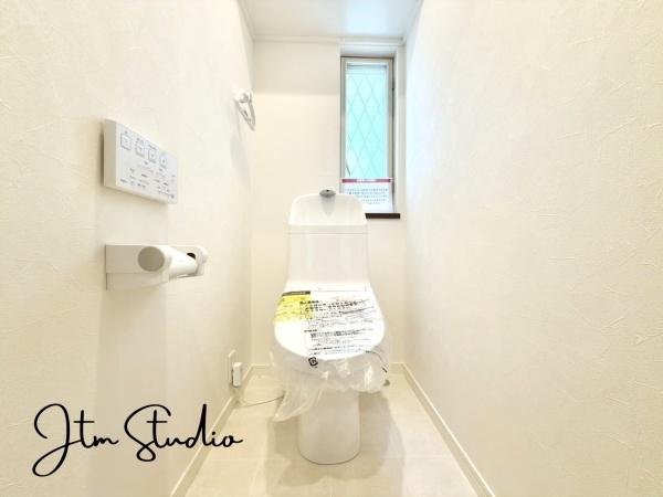 �g�C�� ��C�̊��C�Ƒ�����̌��̖��邳�ɔz�������������̂���g�C�����������̍D���ȃA���}��F���܂�u���ė���������Ԃ����o�A��l�ɂȂ���Ԃł�����A�����b�N�X�������ł��ˁ�