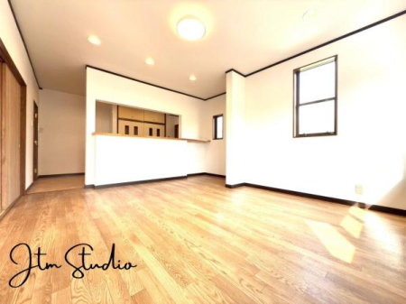 ���r���O �Z�������ł��A��������Ƒ��������ĐH�������Ē������Ƃ肠��傫���̃_�C�j���O�X�y�[�X�I�Ƒ��݂�ȂŃe�[�u�����͂ޑf�G�Ȏ��Ԃ��y����ŉ�������