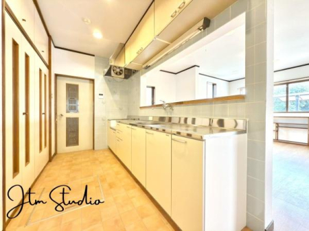 �L�b�`�� �������Ƒ��ƈꏏ�ɉ߂�����̂��ΖʃL�b�`���̖��́I�����̏o������b���Ȃ���A�ꏏ�ɂ����������Ȃ���c�������Ƒ��̏Ί炪�߂��ɂ���܂��I