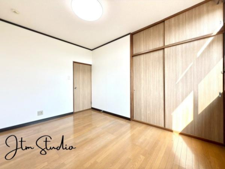 �q������ ���邢���R��������m����ǂ�ȃC���e���A�ɂ���̂��l����̂��y�����ł��ˁ��傫�ȑ�����̌����ӂ�閾�邢��ԁA���S�n�ǂ��A������芰����e���̋�Ԃł���