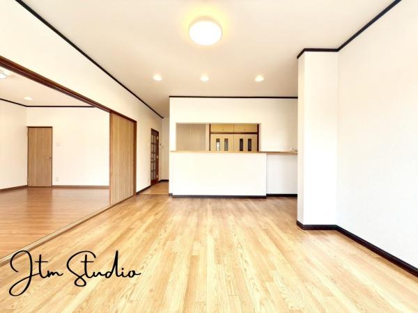 ���r���O �����ɂ݂͂�Ȃ��W���A�H���Ɗy������b���n�܂�B�b�ɖ����ɂȂ肷���āA��������Y��锼�߂��ɂȂ��Ă��܂��B����ȑ��̊Ԃ̍K�������������Ă����ꏊ�ł��肽����