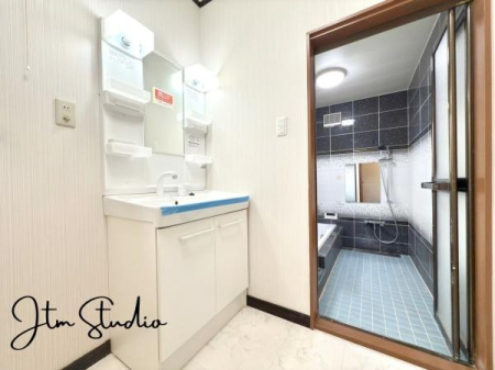 ���ʑ�E���ʏ� �\���ȍL���̐��ʏ��͎��[���b�N���]�T�Œu�����Ƃ�����ʑ�Ɏ��[������Ȃ��X�g�b�N�₩���΂�o�X�^�I�������X�b�L���Еt���܂���