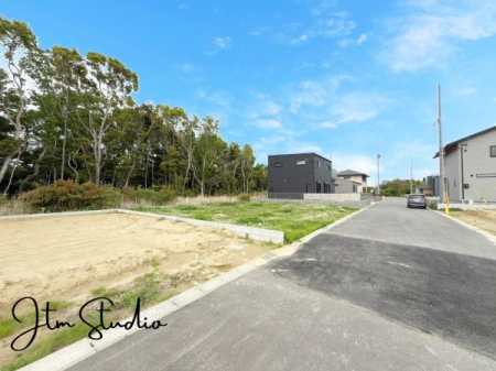 �O�ʓ��H�܂ތ��n�ʐ^ �ړ��͎Ԓʂ�����Ȃ����ʂ��������̂ŁA���Ԃ̏o��������X���[�Y�ɂł������ł��ˁ������g���Ԃ����炱���A�X�g���X�t���[�͊������ł��ˁ�