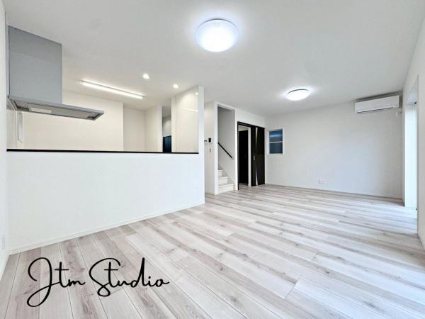 ���r���O �Z�������ł��A��������Ƒ��������ĐH�������Ē������Ƃ肠��傫���̃_�C�j���O�X�y�[�X�I�Ƒ��݂�ȂŃe�[�u�����͂ޑf�G�Ȏ��Ԃ��y����ŉ�������