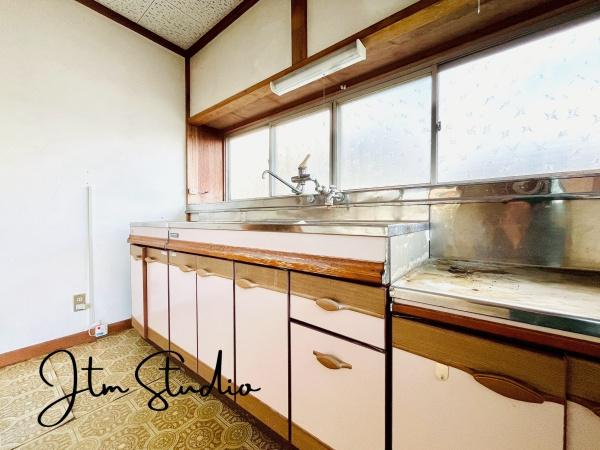 �L�b�`�� ��ƃX�y�[�X��傫���Ƃ��L�b�`�����v�w������ăL�b�`���ɗ����Ă����������₷����Ƃ肠��L���I�H��ނ���������ƕЕt�����[�͂����҂ł��܂���