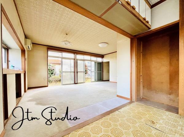 ���r���O ����̒��ő����̎��Ԃ��߂����ƂɂȂ郊�r���O�_�C�j���O�����炱���A�������₩�ȋ�Ԃł��邱�Ƃ��K�R�B�u�₩�Ȓʕ��ƍ̌��𑶕��Ɋ����鎖���o�����Ԃł���