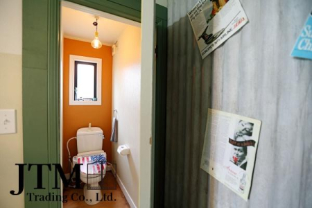 ���̑� �y���m�x�[�V�����{�H��z
���Ђ�70�N��s���Y�����X�B�f�ފ��╗�������؂ɂ������m�x�[�V�����ŁA��炵�������Ǝ����炵���y���߂�Z�܂�������Ă��܂��B
�i���m�x�[�V�����ɂ͕ʓr��p���������܂�)