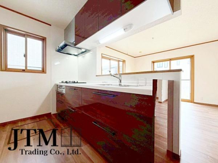 �L�b�`�� �ΖʃL�b�`���ł́A���q�l���V�Ԏp�������Ȃ��炨�������\�ł��I�ڂƖڂ������A���q�l�����S���ă��r���O�ŗV�񂾂�A�h��₨�׋���������ł��܂��ˁ􂲉Ƒ��l�^�C�������y���݂܂��傤��