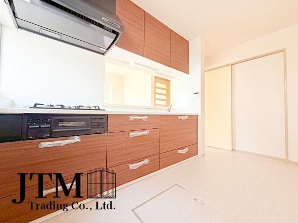 �L�b�`�� ���Ƒ����߂��Ɋ�������L�b�`���������������Ƒ��c�R�^�C���ł�����[�����Ղ�Ȃ̂ŗ������⒲�����ȂǍׂ��ȕ����X�b�L���Еt���܂���