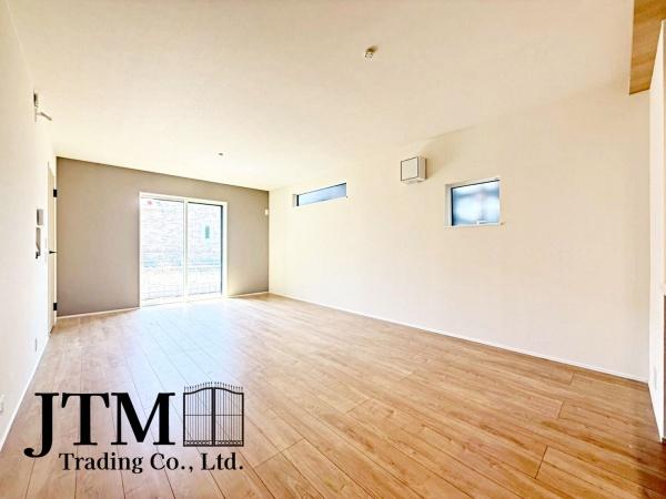 ���r���O �Z�������ł��A��������Ƒ��������ĐH�������Ē������Ƃ肠��傫���̃_�C�j���O�X�y�[�X�I�Ƒ��݂�ȂŃe�[�u�����͂ޑf�G�Ȏ��Ԃ��y����ŉ�������