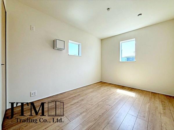 �q������ ���q�l�̐����Ƌ��Ɂu�Z�܂����v���ω����Ă����܂��B�����ɂ͎��[���������A���R�x�̍����Ƌ�̔z�u�������V���v���ȋ�Ԃł���