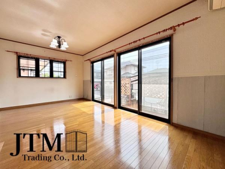 ���r���O �����ɂ݂͂�Ȃ��W���A�H���Ɗy������b���n�܂�B�b�ɖ����ɂȂ肷���āA��������Y��锼�߂��ɂȂ��Ă��܂��B����ȑ��̊Ԃ̍K�������������Ă����ꏊ�ł��肽����