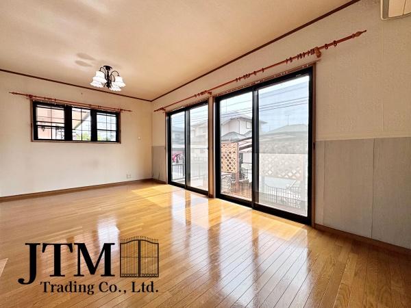 ���r���O �����ɂ݂͂�Ȃ��W���A�H���Ɗy������b���n�܂�B�b�ɖ����ɂȂ肷���āA��������Y��锼�߂��ɂȂ��Ă��܂��B����ȑ��̊Ԃ̍K�������������Ă����ꏊ�ł��肽����