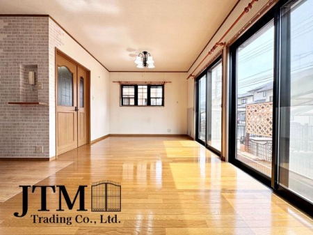 ���r���O �z������̗ǂ����r���O�́A���邭���������ɕ�܂ꂽ���S�n�̂�����Ԃł��B���R�Ȍ����������݁A�Ƒ��݂�Ȃ������b�N�X���ĉ߂�����ꏊ�ɂȂ�܂��B