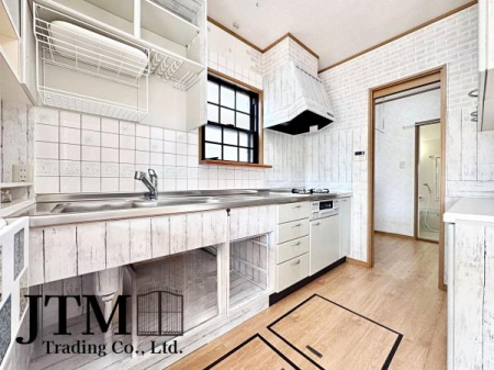 �L�b�`�� ����������ƕ�������S�n�悢�L�b�`���́A���邭���K�ɂ��������y���߂܂�����[���L�x�ŁA�������⒲�����Ȃǂ���������Еt���A�L�b�`���܂������ł������ɕۂĂ�̂��������|�C���g�ł���