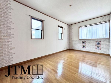 �Q�� ���邢���R�������鋏����ǂ�ȃC���e���A�ɂ���̂��l����̂��y�����ł��ˁ��傫�ȑ�����̌����ӂ�閾�邢��ԁA���S�n�ǂ��A������芰����e���̋�Ԃł���