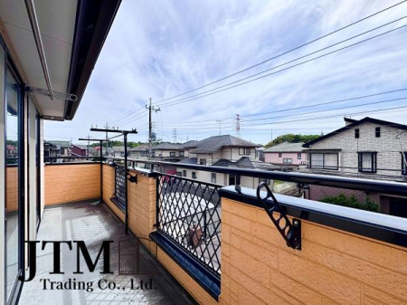 �o���R�j�[ �u�₩�ȕ����S�n�悭����������A�J���I�ȃo���R�j�[�B���̓R�[�q�[��Ў�ɐ[�ċz�A��͐���𒭂߂Ȃ���ق��ƈꑧ�B���X�̕�炵�ɂ�����Ƃ������ʊ����v���X���Ă����A����ȋ�Ԃ������ɂ͂���܂��B