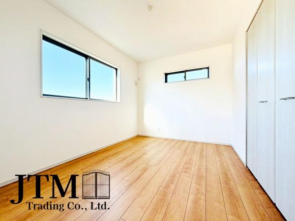 �q������ ���q�l�̐����Ƌ��Ɂu�Z�܂����v���ω����Ă����܂��B�����ɂ͎��[���������A���R�x�̍����Ƌ�̔z�u�������V���v���ȋ�Ԃł���