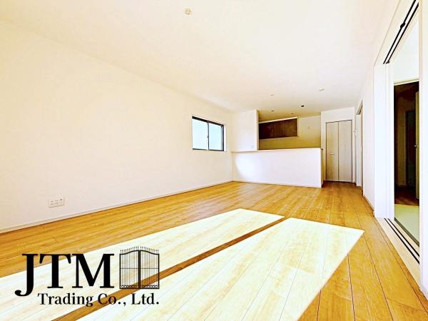 ���r���O �Z�������ł��A��������Ƒ��������ĐH�������Ē������Ƃ肠��傫���̃_�C�j���O�X�y�[�X�I�Ƒ��݂�ȂŃe�[�u�����͂ޑf�G�Ȏ��Ԃ��y����ŉ�������