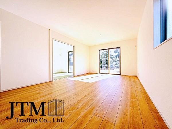 ���r���O �_�C�j���O�e�[�u���E�\�t�@�[�Z�b�g�E�s�u�{�[�h������Ƃ�������Ĕz�u�ł���L���ł��B�Ƌ�̃��C�A�E�g���V�����X�^�[�g�̊y���݂̈�ł��ˁ�