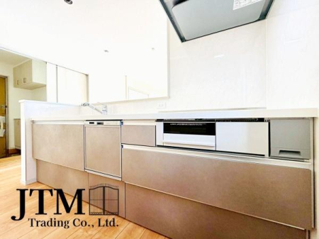 �L�b�`�� �ΖʃL�b�`���ł́A���q�l���V�Ԏp�������Ȃ��炨�������\�ł��I�ڂƖڂ������A���q�l�����S���ă��r���O�ŗV�񂾂�A�h��₨�׋���������ł��܂��ˁ􂲉Ƒ��l�^�C�������y���݂܂��傤��