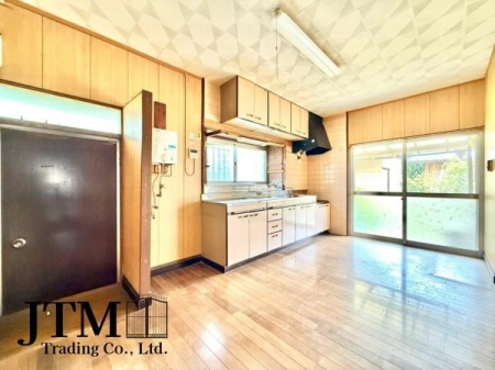 ���r���O �z������̗ǂ����r���O�́A���邭���������ɕ�܂ꂽ���S�n�̂�����Ԃł��B���R�Ȍ����������݁A�Ƒ��݂�Ȃ������b�N�X���ĉ߂�����ꏊ�ɂȂ�܂��B