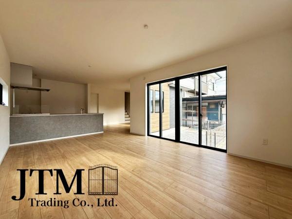 ���r���O �z������̗ǂ����r���O�́A���邭���������ɕ�܂ꂽ���S�n�̂�����Ԃł��B���R�Ȍ����������݁A�Ƒ��݂�Ȃ������b�N�X���ĉ߂�����ꏊ�ɂȂ�܂��B