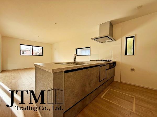 �L�b�`�� �ΖʃL�b�`���ł́A���q�l���V�Ԏp�������Ȃ��炨�������\�ł��I�ڂƖڂ������A���q�l�����S���ă��r���O�ŗV�񂾂�A�h��₨�׋���������ł��܂��ˁ􂲉Ƒ��l�^�C�������y���݂܂��傤��