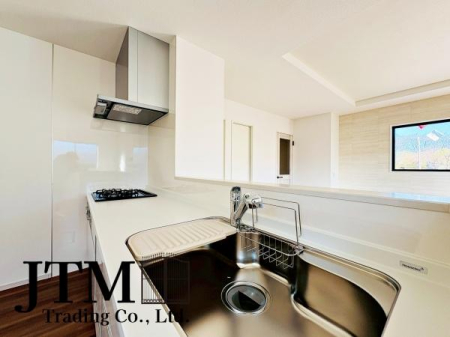 �L�b�`�� ��ƃX�y�[�X��傫���Ƃ����L�b�`�����v�w������ăL�b�`���ɗ����Ă����������₷����Ƃ肠��L���I�H��ނ���������ƕЕt�����[�͂����҂ł��܂���