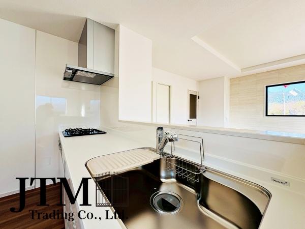 �L�b�`�� ��ƃX�y�[�X��傫���Ƃ����L�b�`�����v�w������ăL�b�`���ɗ����Ă����������₷����Ƃ肠��L���I�H��ނ���������ƕЕt�����[�͂����҂ł��܂���