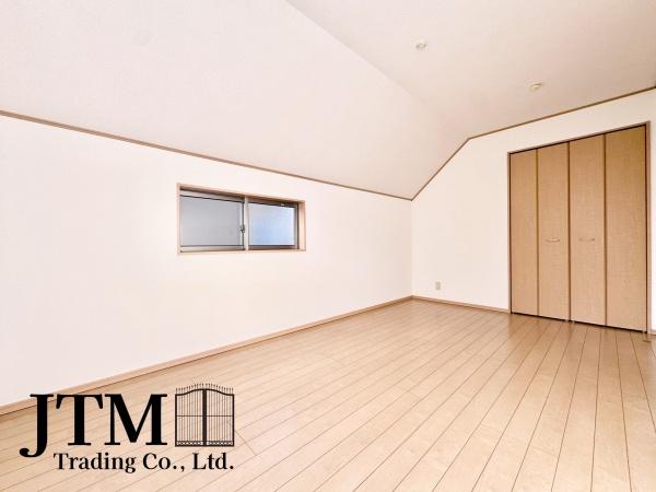 �q������ ���q�l�̐����Ƌ��Ɂu�Z�܂����v���ω����Ă����܂��B�����ɂ͎��[���������A���R�x�̍����Ƌ�̔z�u�������V���v���ȋ�Ԃł���