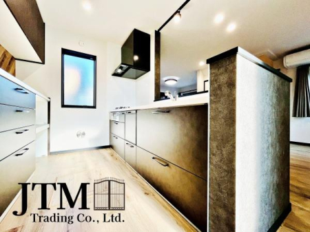 �L�b�`�� �ΖʃL�b�`���ł́A���q�l���V�Ԏp�������Ȃ��炨�������\�ł��I�ڂƖڂ������A���q�l�����S���ă��r���O�ŗV�񂾂�A�h��₨�׋���������ł��܂��ˁ􂲉Ƒ��l�^�C�������y���݂܂��傤��