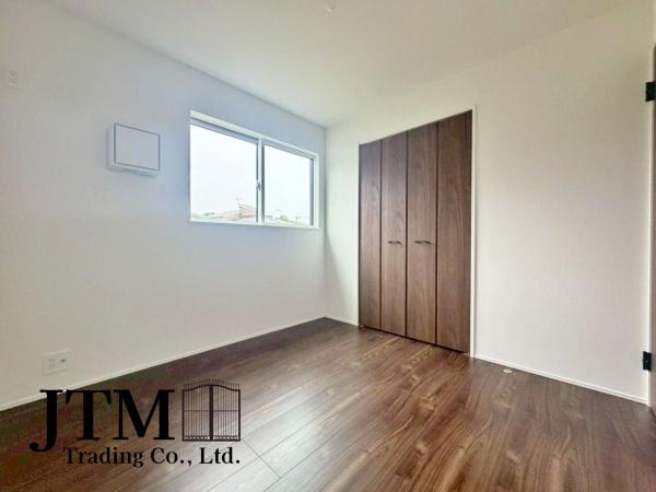 �q������ ���q�l�̐����Ƌ��Ɂu�Z�܂����v���ω����Ă����܂��B�����ɂ͎��[���������A���R�x�̍����Ƌ�̔z�u�������V���v���ȋ�Ԃł���