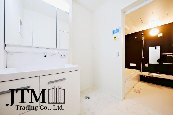 ���ʑ�E���ʏ� �V���v���ȋ��t�����ʑ�́A�g���₷�����d���I���[���\���Ɋm�ۂ���Ă���A���ʎ���̏����≻�ϕi�𐮗����₷���A�����̐g�x�x���X���[�Y�ɍs���܂���V���v���Ȃ�������K�Ȏg���S�n�����͂̐��ʑ�ł���