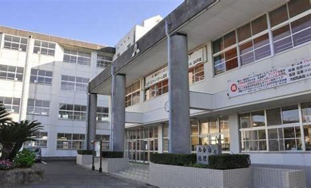 ���ӊ� �y���w�Z�z�D���s���O�����w�Z�F1200m