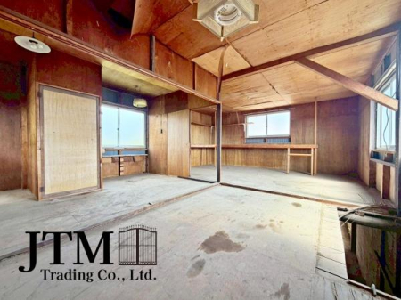 ���[ �ꉮ�Ƃ͕ʂɐ݂���ꂽ�A�Ɨ��^�̍L�X�Ƃ����q�ɃX�y�[�X�B�A�E�g�h�A�p�i��G�ߕ��̎��[�͂������A��̓���u������ƃX�y�[�X�Ƃ��Ă����p�ł��A��炵�̕����L���Ă����֗��ȋ�Ԃł��B