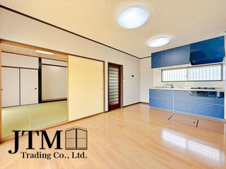 ���r���O �_�C�j���O�e�[�u���E�\�t�@�[�Z�b�g�E�s�u�{�[�h������Ƃ�������Ĕz�u�ł���L���ł��B�Ƌ�̃��C�A�E�g���V�����X�^�[�g�̊y���݂̈�ł��ˁ�