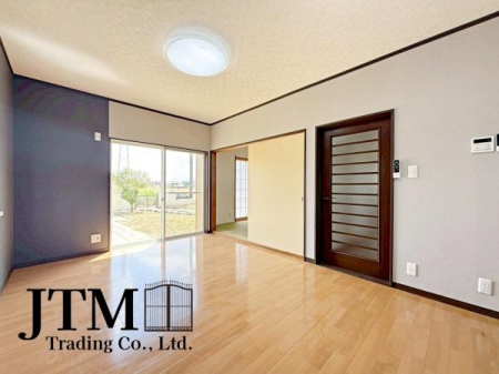 ���r���O �z������̗ǂ����r���O�́A���邭���������ɕ�܂ꂽ���S�n�̂�����Ԃł��B���R�Ȍ����������݁A�Ƒ��݂�Ȃ������b�N�X���ĉ߂�����ꏊ�ɂȂ�܂��B