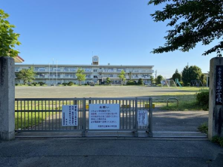 ���ӊ� �y���w�Z�z�s���s�����C���w�Z�F2000m