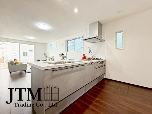 �L�b�`�� ���q�l���V�Ԏp�������Ȃ��炨�������\�ł��I�ڂƖڂ������A���q�l�����S���ă��r���O�ŗV�񂾂�A�h��₨�׋���������ł��܂��ˁ�
