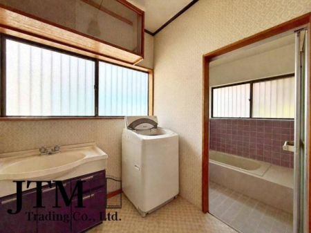 ���ʑ�E���ʏ� �����t���̕��ʂ��̗ǂ����ʎ��͊��C�����₷�������Ȋ���ۂ��₷���̂����́������̐g�x�x�����K�ɂł���֗��ȋ�Ԃł��B
���Ƌ��CG�ł�
��CG�������s���Ă��邽�߁A����ƈقȂ�ꍇ���������܂��B