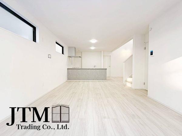 ���r���O �Z�������ł��A��������Ƒ��������ĐH�������Ē������Ƃ肠��傫���̃_�C�j���O�X�y�[�X�I�Ƒ��݂�ȂŃe�[�u�����͂ޑf�G�Ȏ��Ԃ��y����ŉ�������