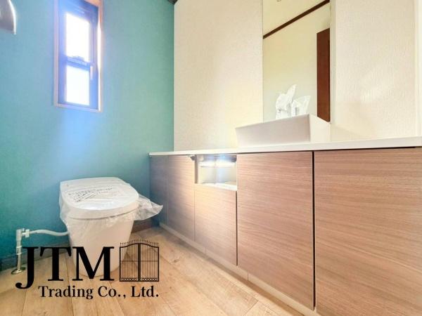 �g�C�� ��C�̊��C�Ƒ�����̌��̖��邳�ɔz�������������̂���g�C�����������̍D���ȃA���}��F���܂�u���ė���������Ԃ����o�A��l�ɂȂ���Ԃł�����A�����b�N�X�������ł��ˁ�