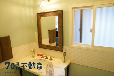 ���̑� �y���m�x�[�V�����{�H��z
���Ђ�70�N��s���Y�����X�B�f�ފ��╗�������؂ɂ������m�x�[�V�����ŁA��炵�������Ǝ����炵���y���߂�Z�܂�������Ă��܂��B
�i���m�x�[�V�����ɂ͕ʓr��p���������܂�)